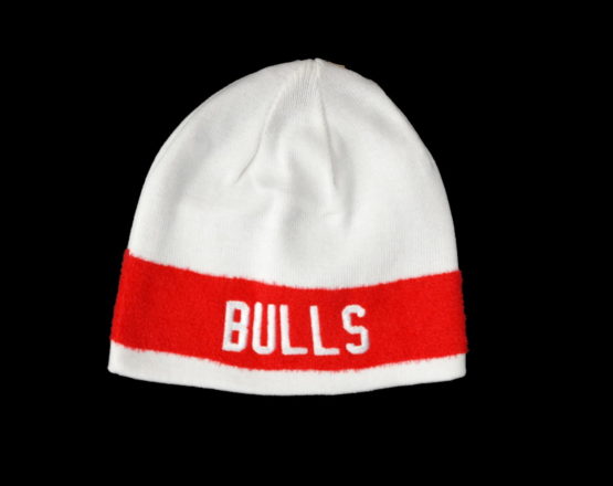 Chicago Bulls Reversible Knit Beanie / Color: Team